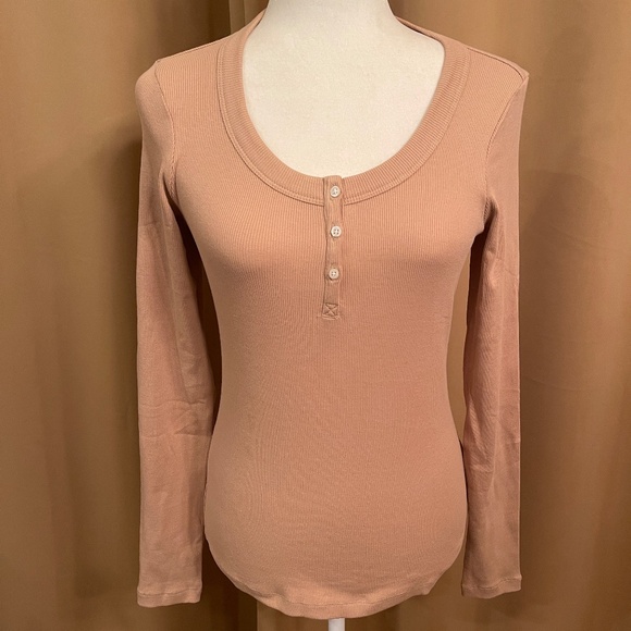 NEW! Pact Sesame Dream Rib Slim Henley Long Sleeve Top Size Small NWT! - Picture 1 of 12